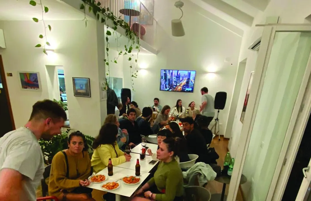 Tric Trac Hostel-1